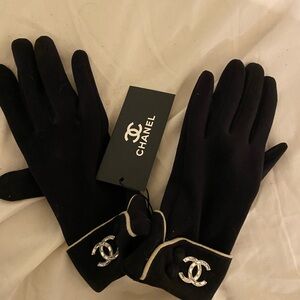 CHANEL Black Gloves with Silver Details
